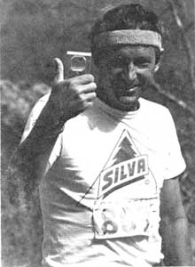 Tom Andrews thumbs up for Silva